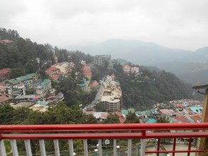 Shimla. Die ehemalige Sommerresidenz der Engländer in Indien. Ich mache einige Tage Pause.