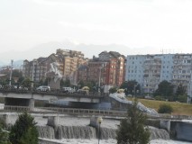 Gebirgsfluss Terek durch Vladikavkaz